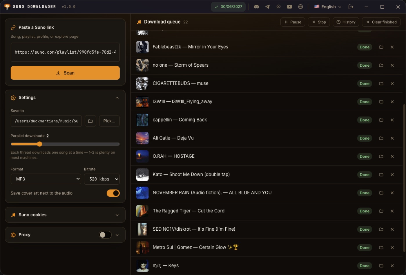 Màn hình chính của Suno Downloader: ô dán link, cài đặt định dạng và hàng đợi tải